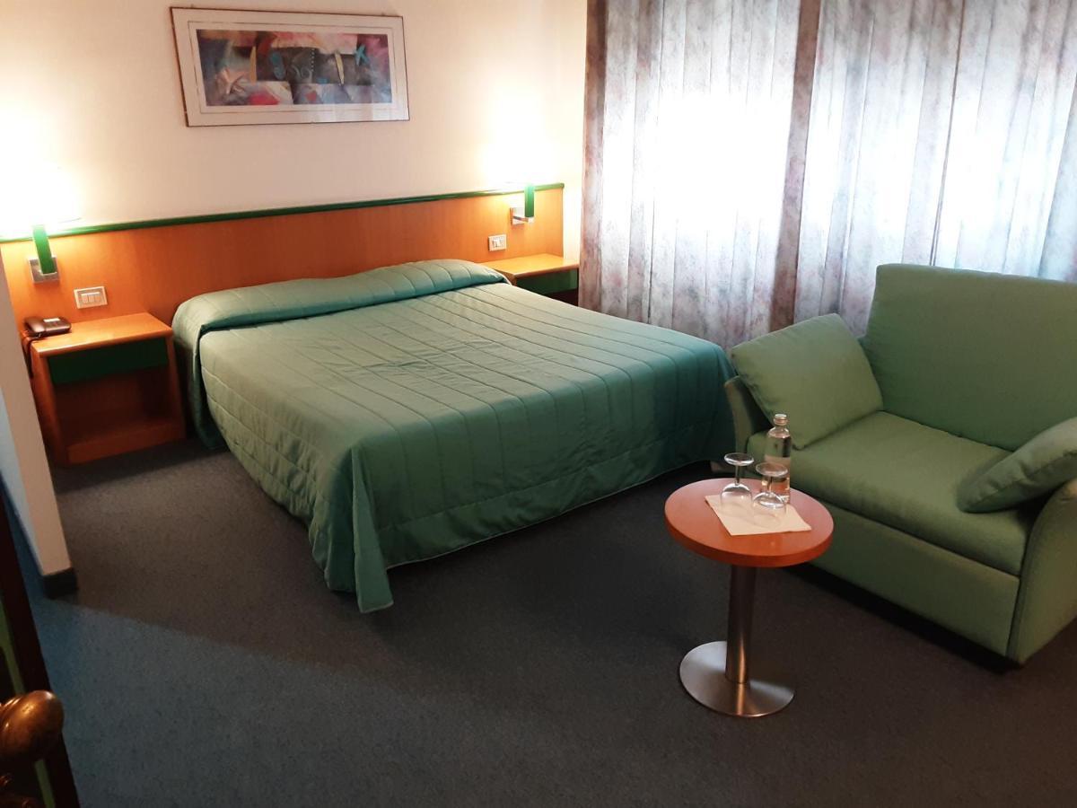 Hotel Ramoverde ボルゴマネーロ エクステリア 写真