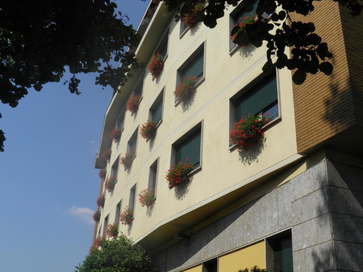 Hotel Ramoverde ボルゴマネーロ エクステリア 写真
